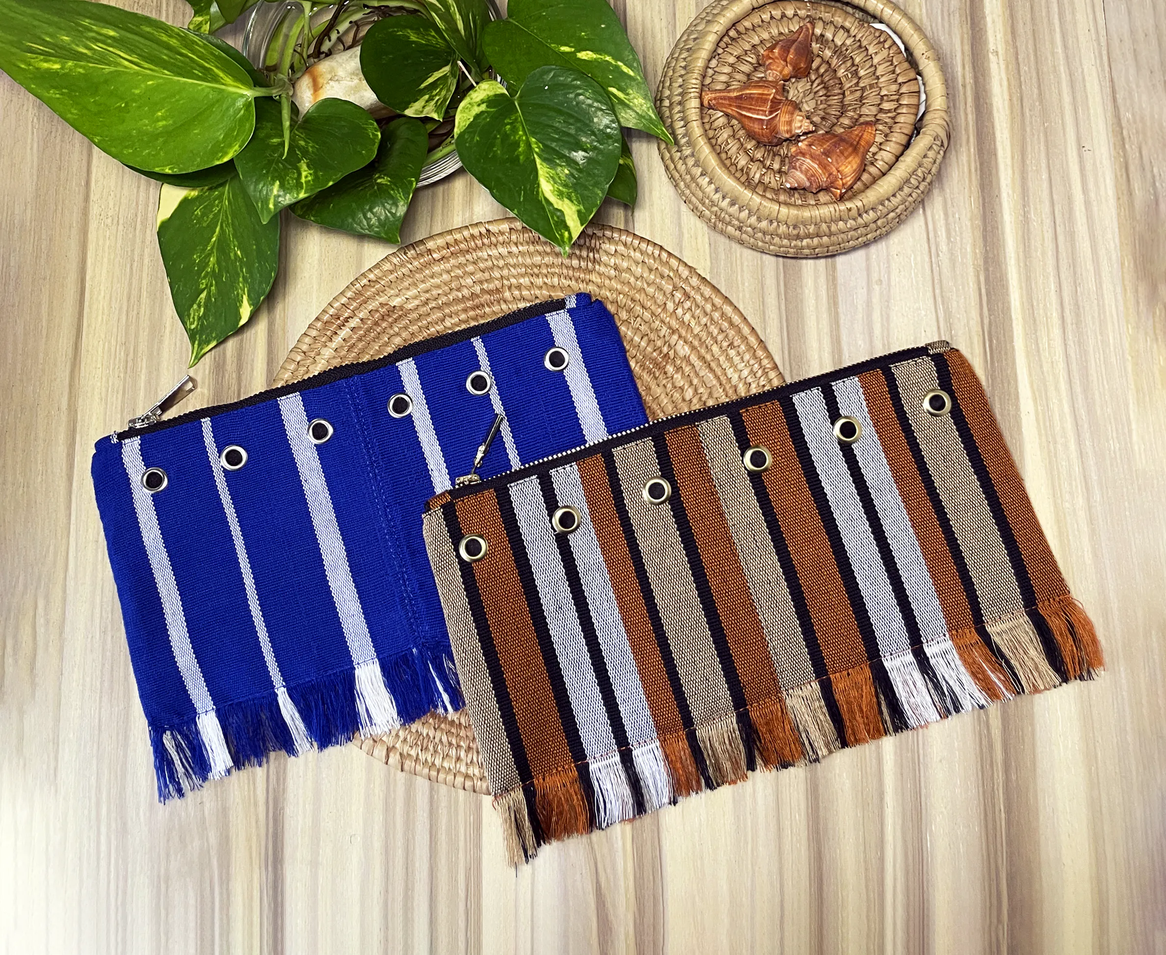Asoke Fringe Clutch 002