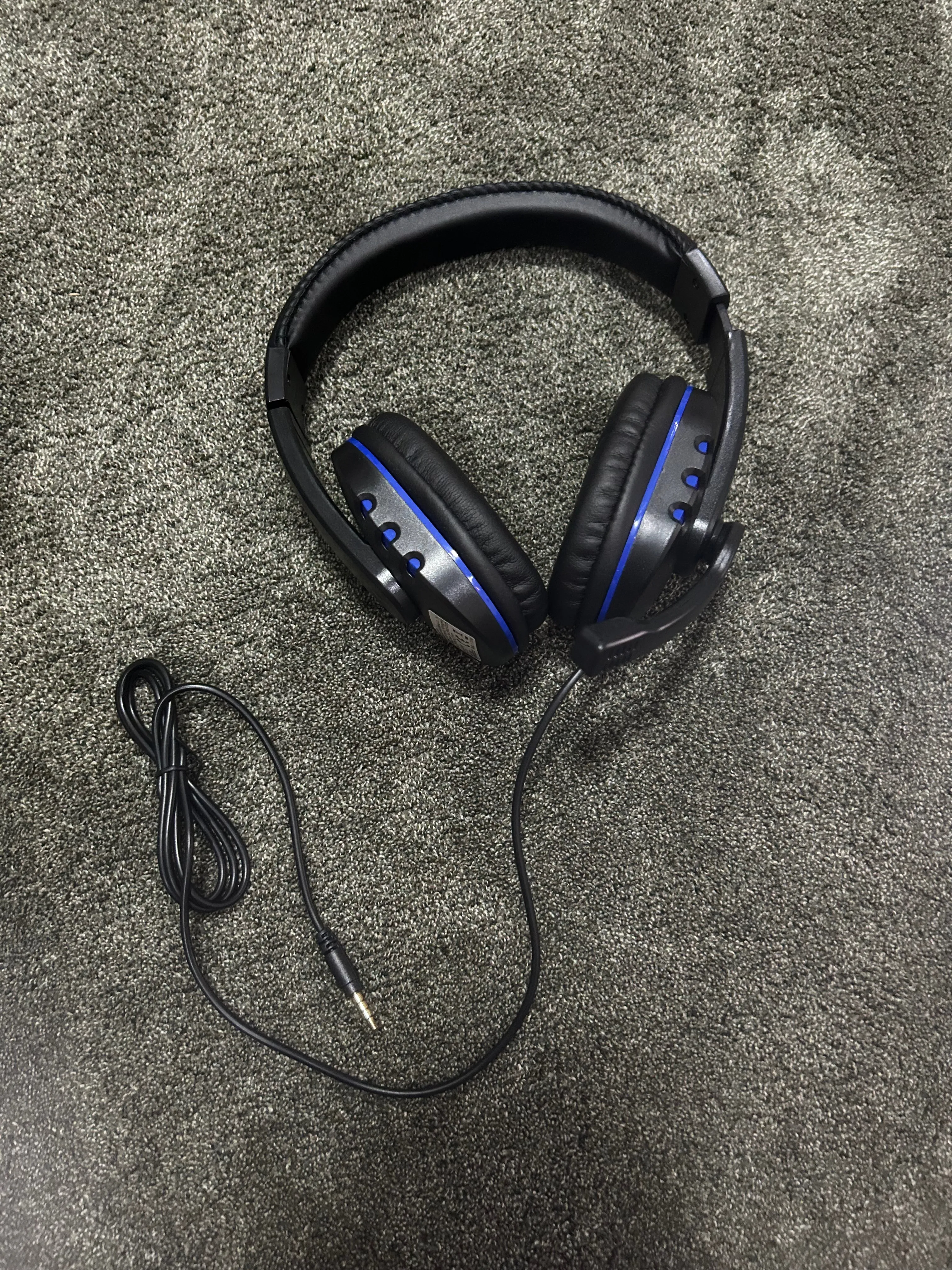 Wired Headphones with Microphone