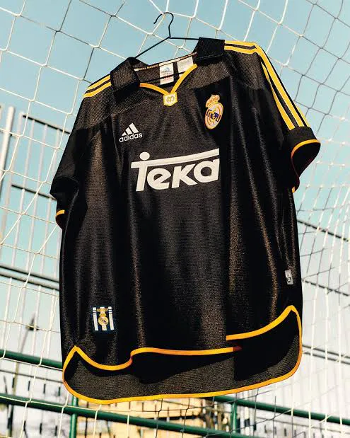 Real Madrid Retro Jersey 